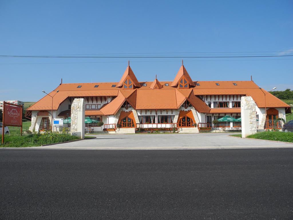 Bonanza Pensiune & Restaurant Mera Exterior photo